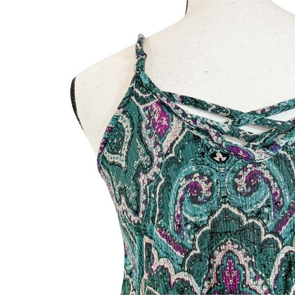 Polly & Esther Bohemian Crop Top Crochet Mandala Print - Picture 9 of 11